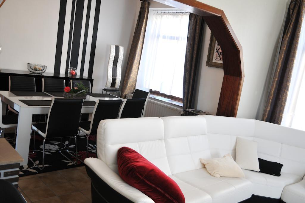 Gite Stone Lodge Bourcy Esterno foto